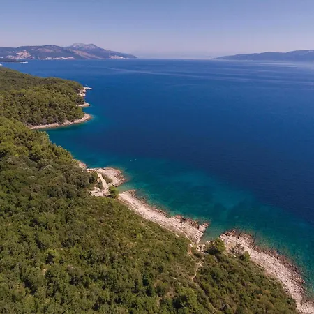 In Labin With 3 Bedrooms, Wifi&outdoor Swimming Pool *