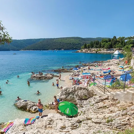 In Labin With 3 Bedrooms, Wifi&outdoor Swimming Pool Appartement