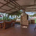 3 Bedroom Cozy In דירה לאבין