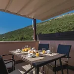 3 Bedroom Cozy In *