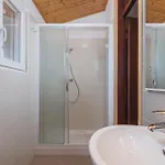 3 Bedroom Cozy In דירה לאבין