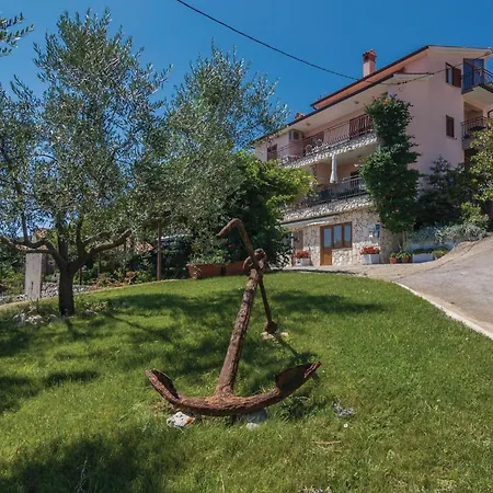 Awesome In Labin With Kitchen Ravni