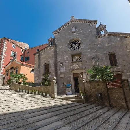 Apartment Awesome In Labin With Kitchen