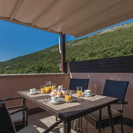 Awesome In Labin With Kitchen *