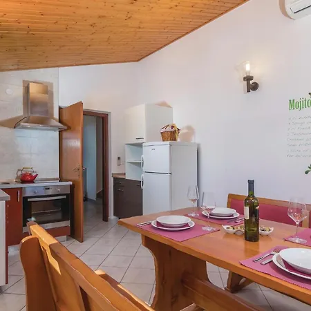 Awesome In Labin With Kitchen *