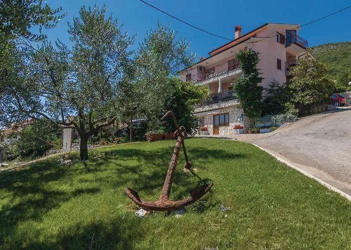 3 Bedroom Cozy In לאבין