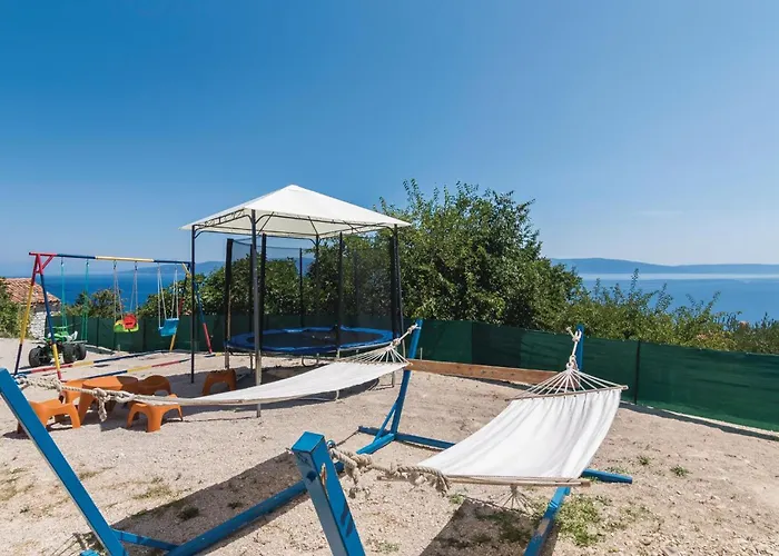 3 Bedroom Cozy In דירה לאבין